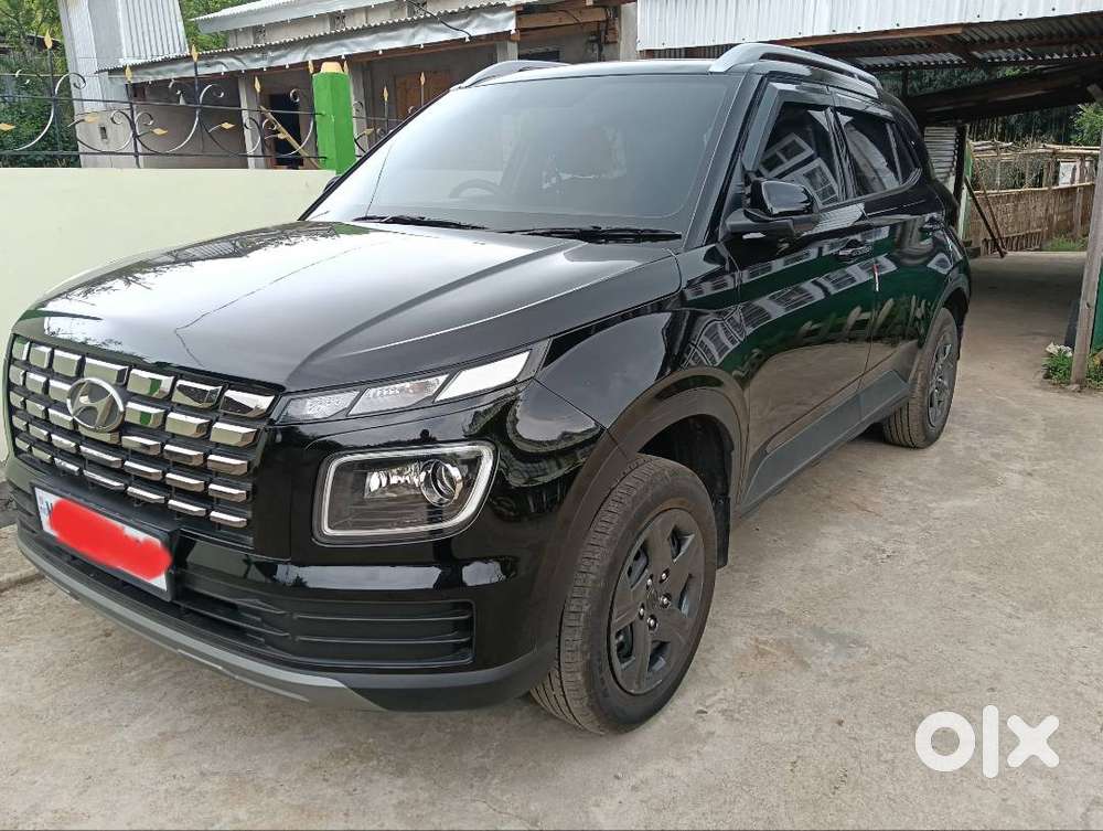 Hyundai Venue 2024 Petrol 9000 Km Driven