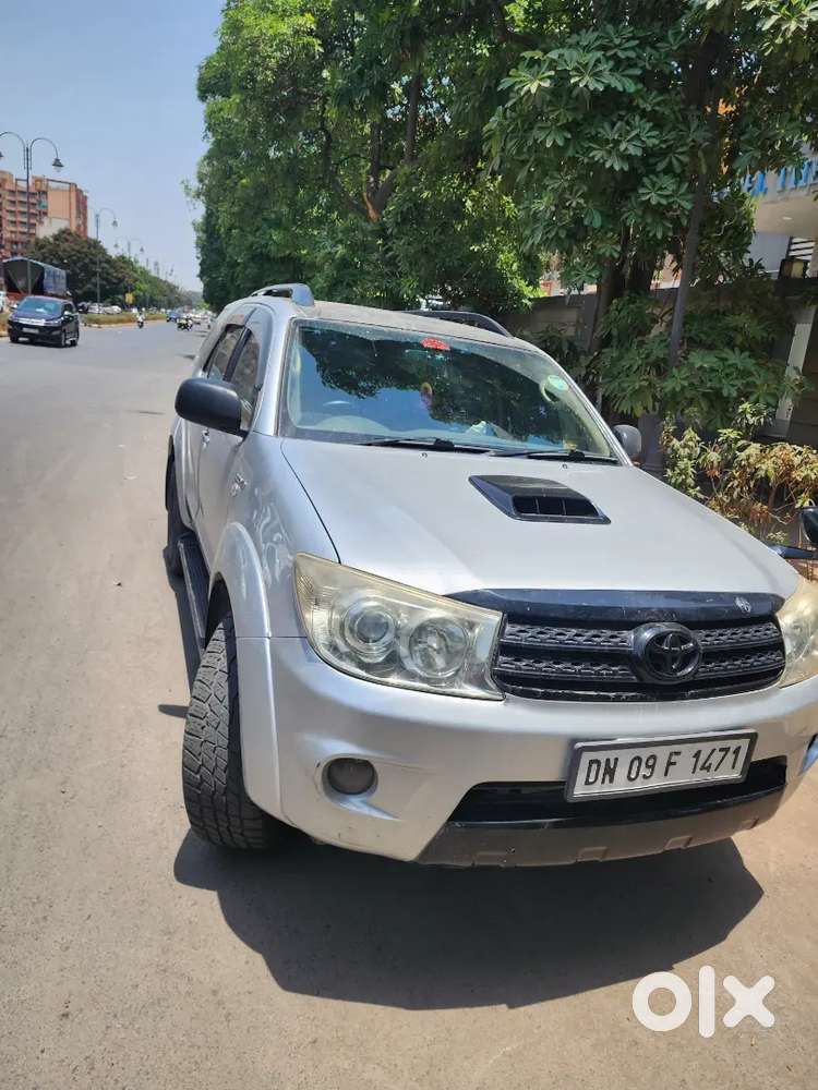 Toyota Fortuner 2010