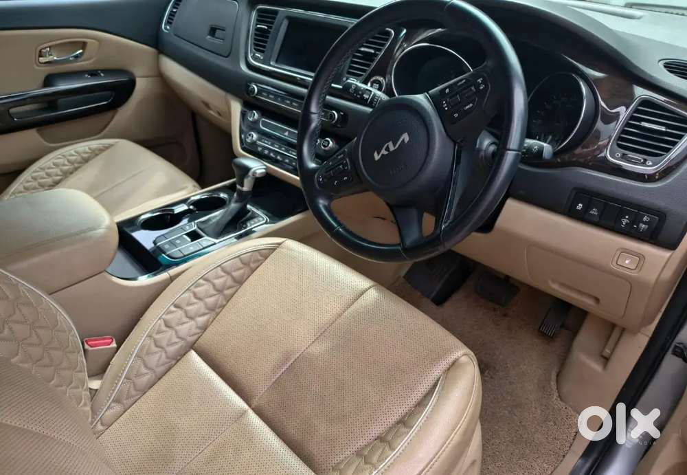 Kia Carnival Limousine 7 2023