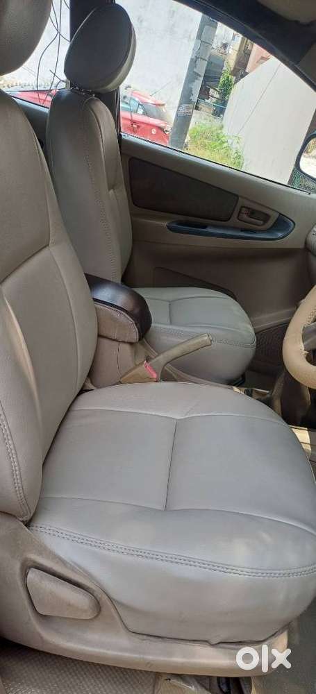 Toyota Innova 2.5 G (diesel) 8 Seater, 2006, Diesel