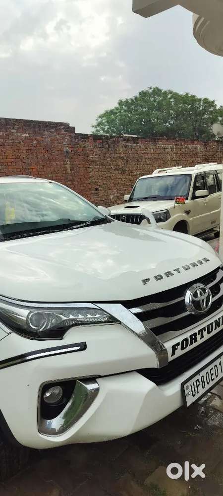 Toyota Fortuner 2017 Diesel 2wd गाड़ी शोरूम कंडीशन में हैं Army Person