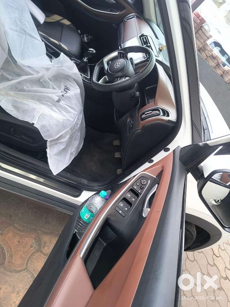 Hyundai Alcazar Petrol 2023 Platinum