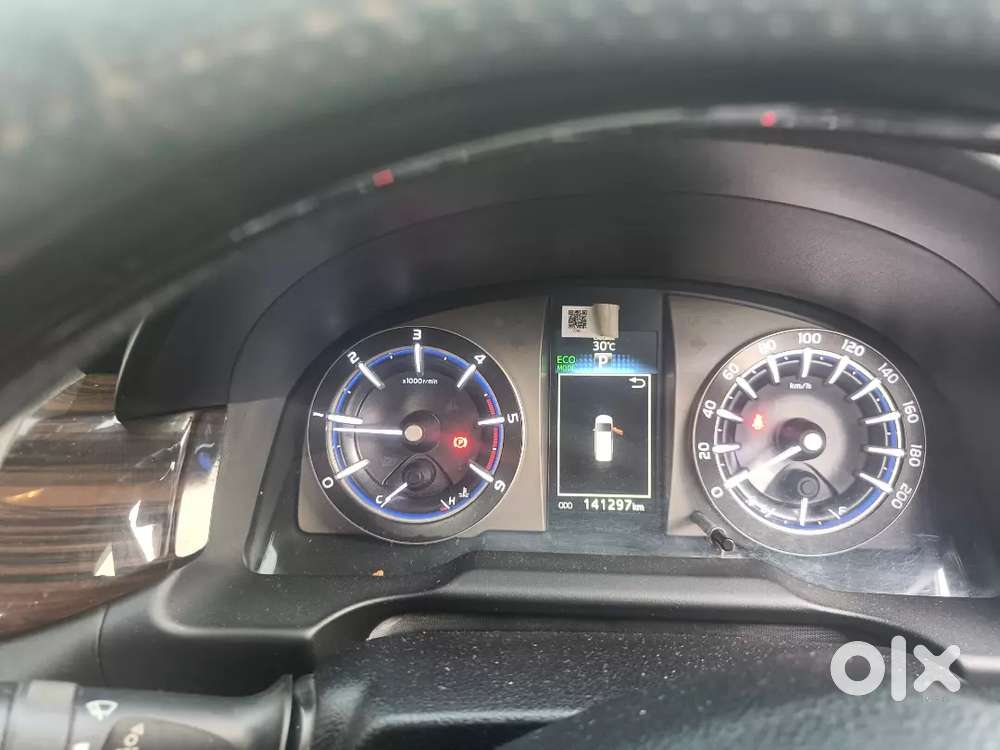 Toyota Innova Crysta 2016 Diesel Well Maintained