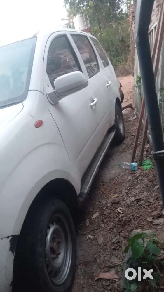 Mahindra Xylo 2011