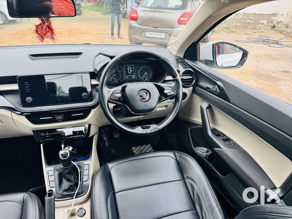 Skoda Slavia Ambition 1.0l Tsi Mt, 2022, Petrol