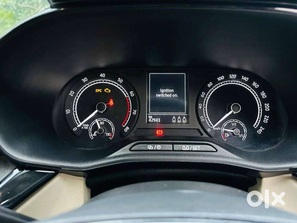 Skoda Slavia 1.0 Ambition Tsi, 2023, Petrol