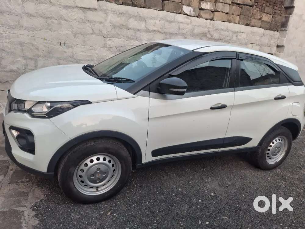 I Want To Sell Showroom Conditions Mint Conditions Car