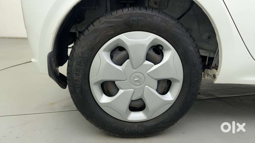 Tata Tiago 1.2 Revotron Xt Option, 2022, Petrol