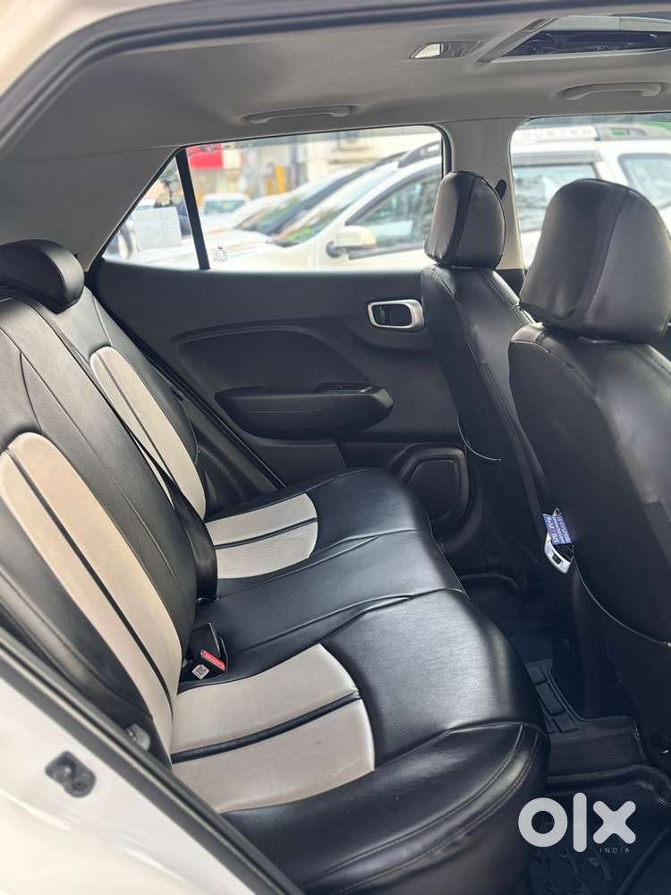 Hyundai Venue Petrol Dct Top Model Sunroof Automatic 2019