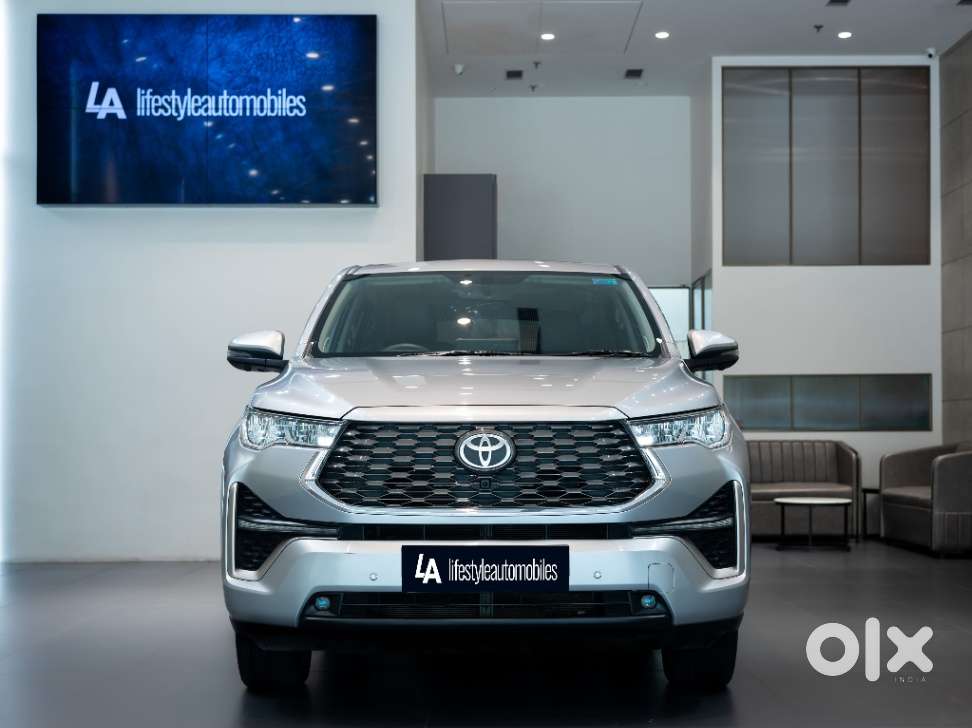 Toyota Innova Hycross 2.0 Zx Hybrid 7 Str, 2025, Petrol