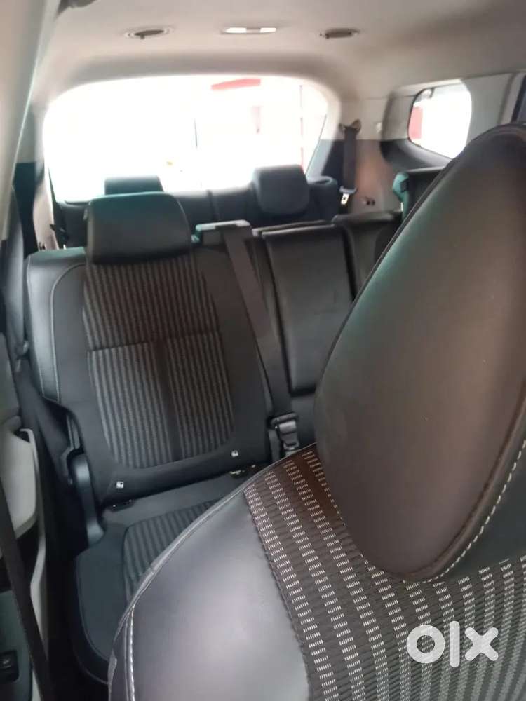 Kia Carens 2024 Petrol Well Maintained