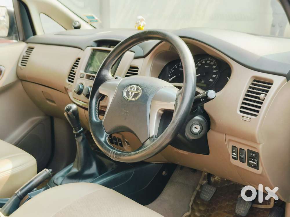 Toyota Innova 2.5 G (diesel) 7 Seater Bs Iv, 2015, Diesel