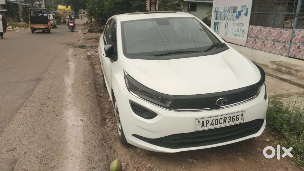 Tata Altroz Xm Petrol 2024