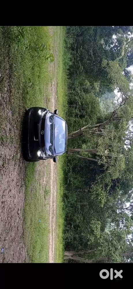 Tata Altroz 2021xz+ Dark Edition