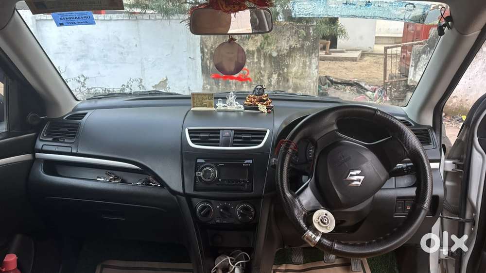 Maruti Suzuki Swift 2017 Petrol 100000 Km Driven