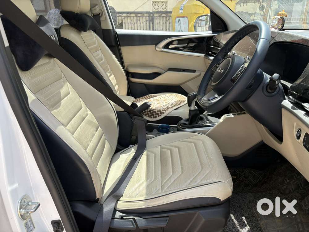 Kia Carens 1.5 Luxury Plus Turbo Dct 7 Str, 2023, Petrol