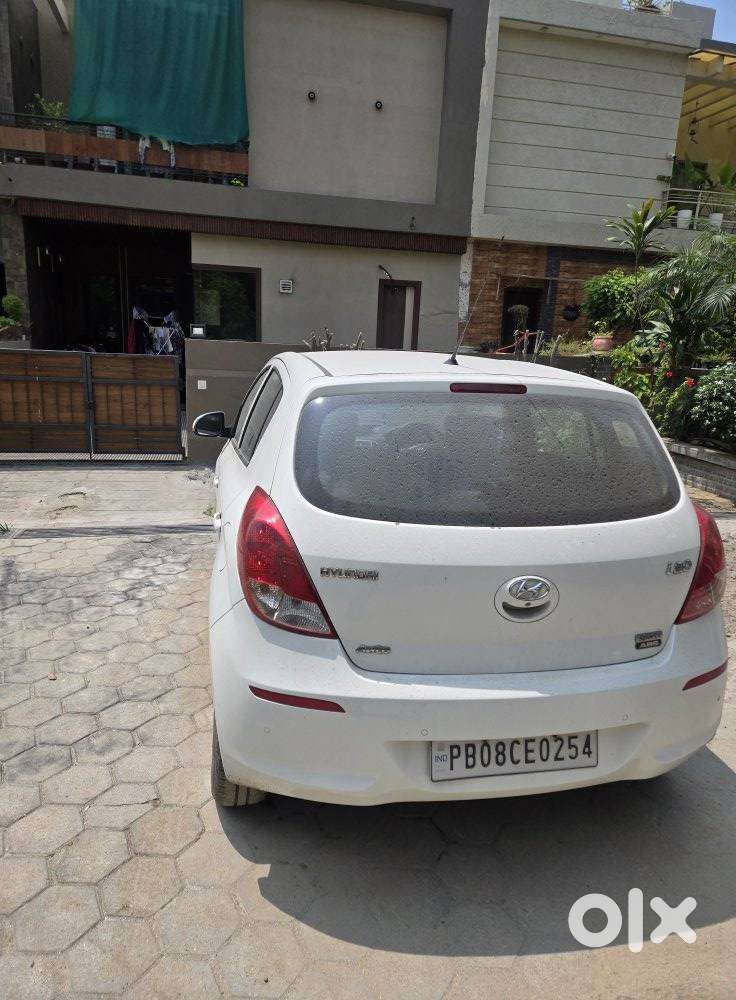 Hyundai I20 Sportz At 1.4, 2012, Petrol