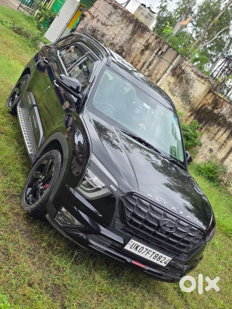 Hyundai Alcazar  Signature (o) Seater 
Petrol 
Automatic Top