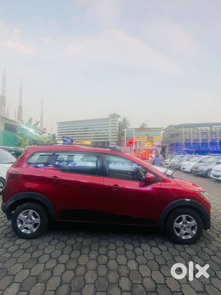 Renault Triber Rxz, 2019, Petrol