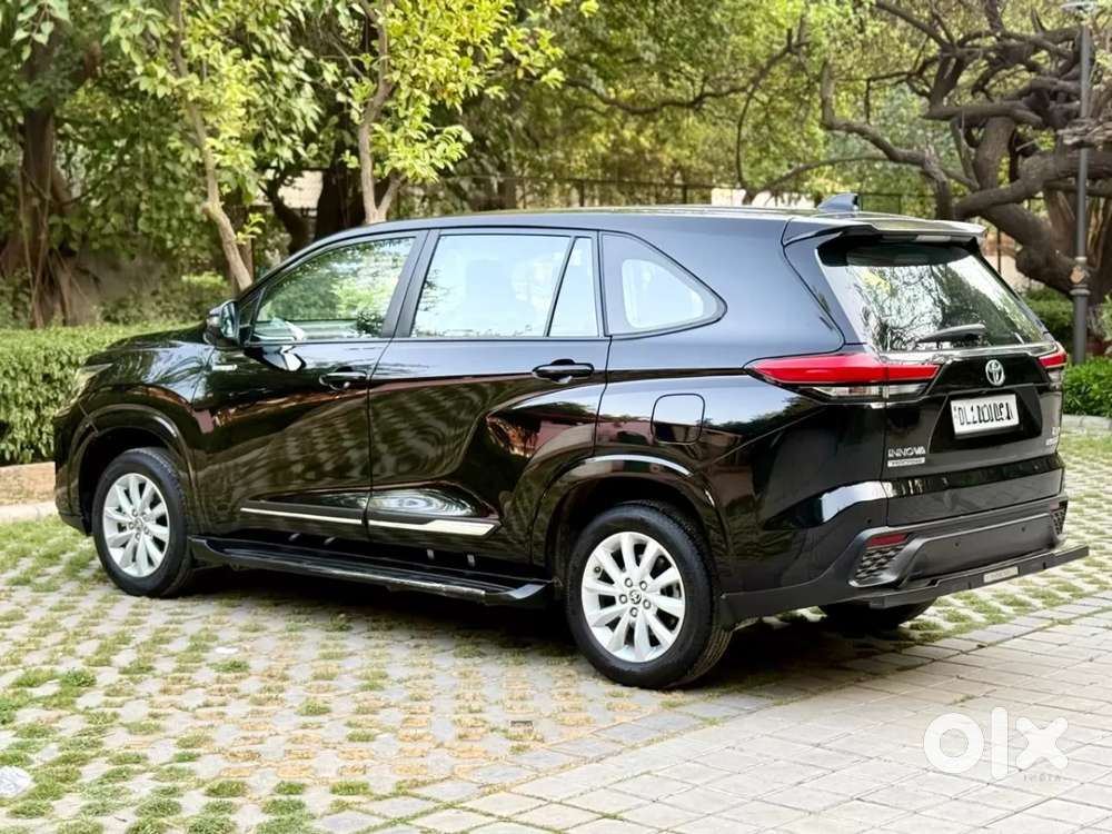Toyota Innova Hycross 2.0 Vx Hybrid 8 Str, 2025, Petrol