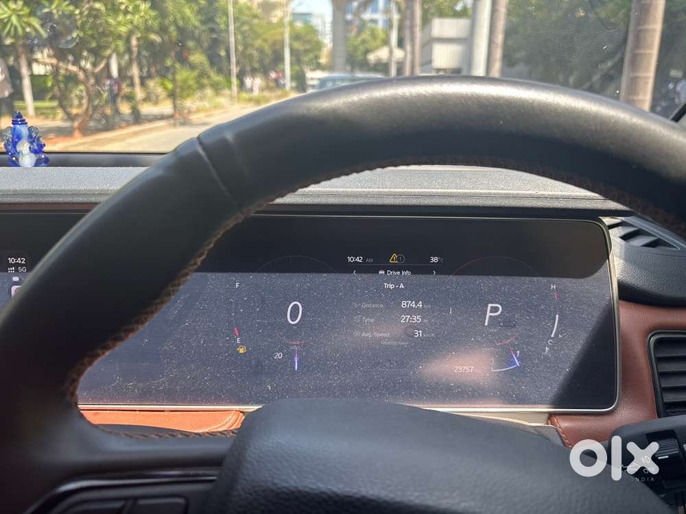 Mahindra Xuv700 Ax5 At Petrol 2024