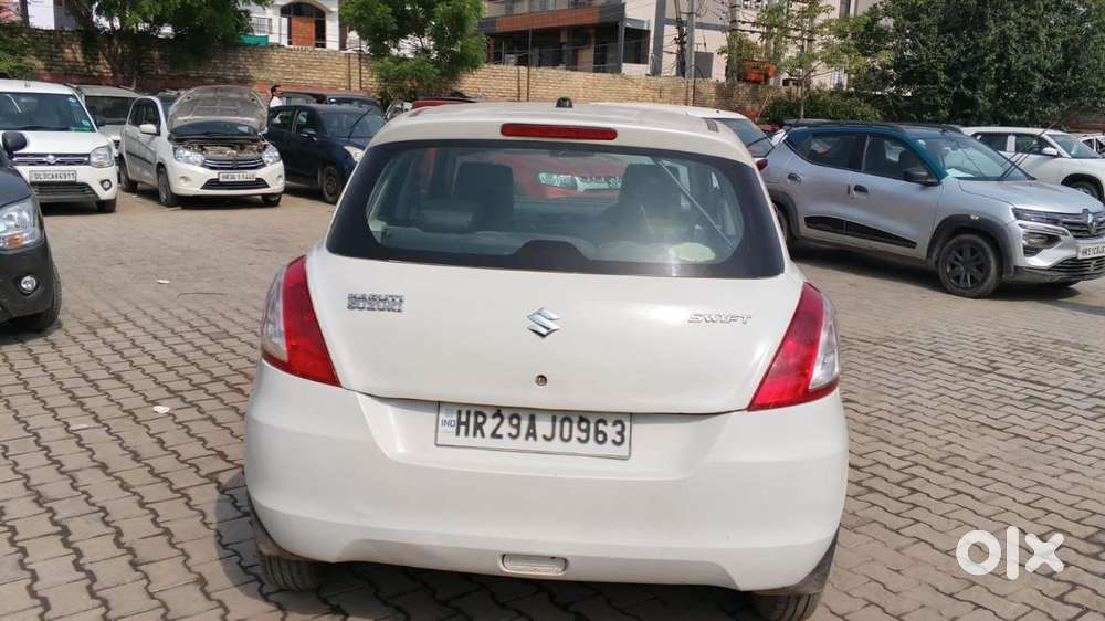 Maruti Suzuki Swift Lxi, 2015, Petrol