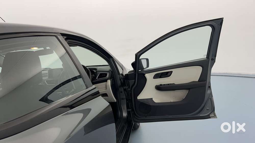 Tata Altroz Xm Plus Petrol, 2022, Petrol