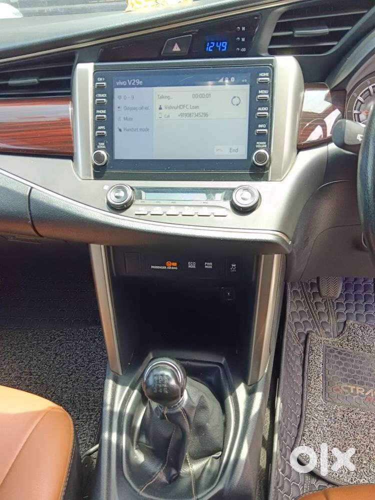 Toyota Innova Crysta 2.7 V, 2022, Petrol