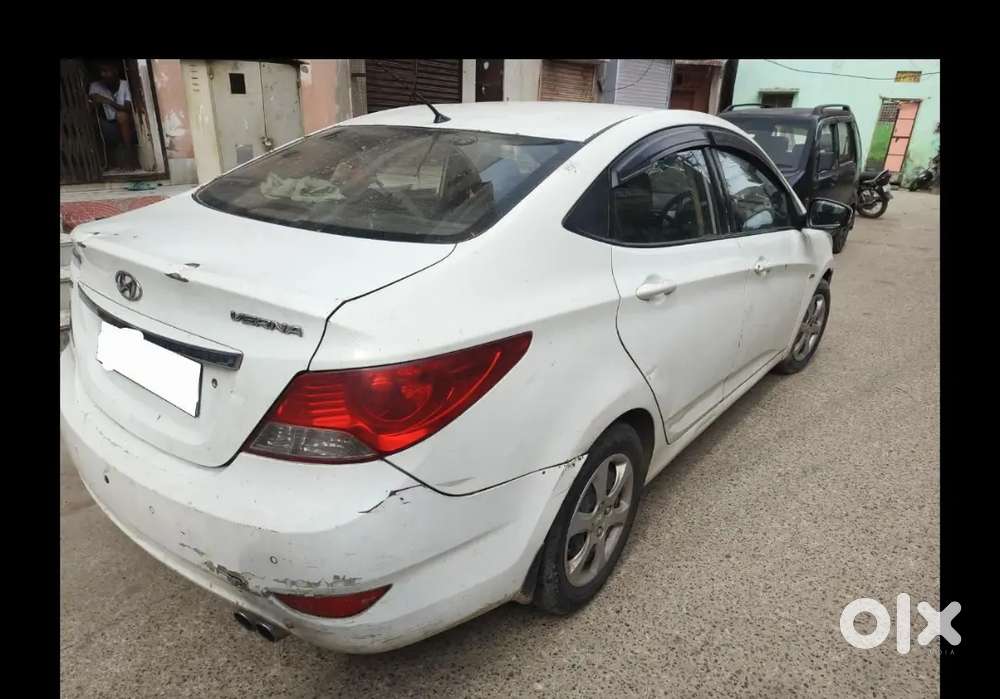 Verna Fluidic Crdi1.6 Diesel (2011december) - Crystal White 2nd Owner