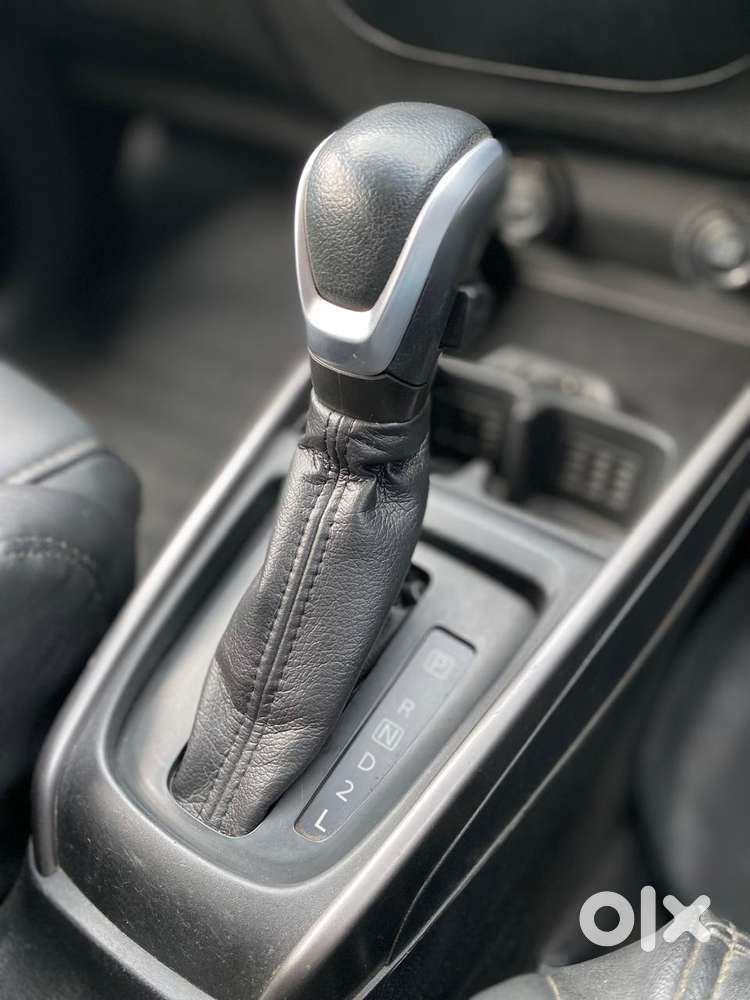 Maruti Suzuki Xl6 1.5 Zeta At, 2020