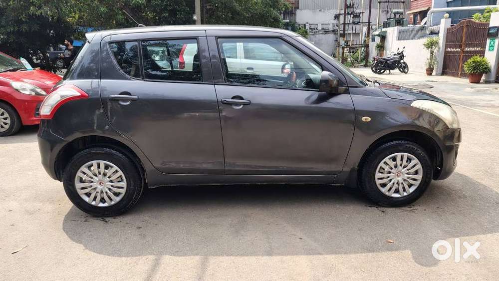 Maruti Suzuki Swift Lxi Optional-o, 2015, Petrol