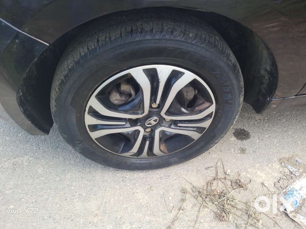 Tata Tiago 1.2 Revotron Xt (o), 2023, Petrol