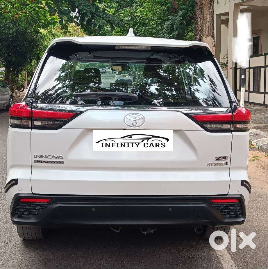 Toyota Innova Hycross 2.0 Zx Hybrid 7 Str, 2024, Petrol