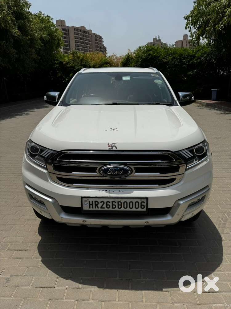 White Ford Endeavour Diesel July2018