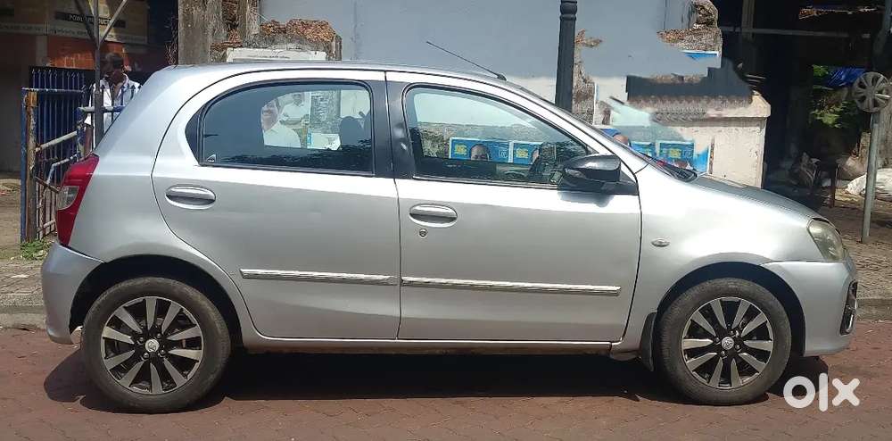 Toyota Etios Liva 2012 Diesel 114000 Km Driven, Alloy Wheel, Delhi Re