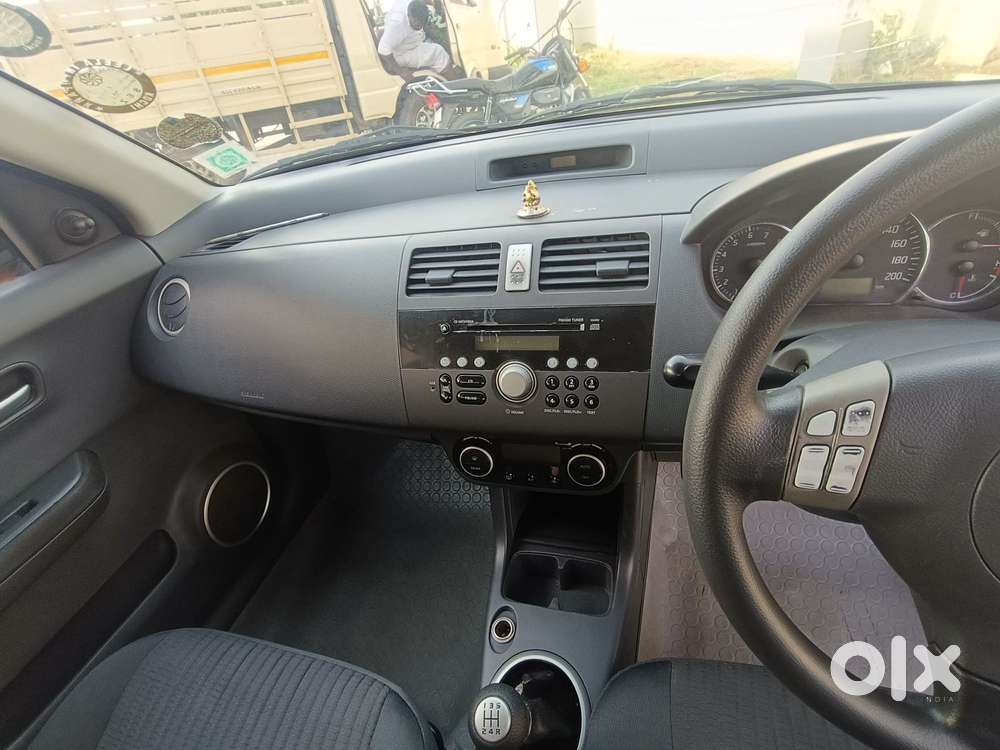 Maruti Suzuki Swift Zxi, 2010, Petrol