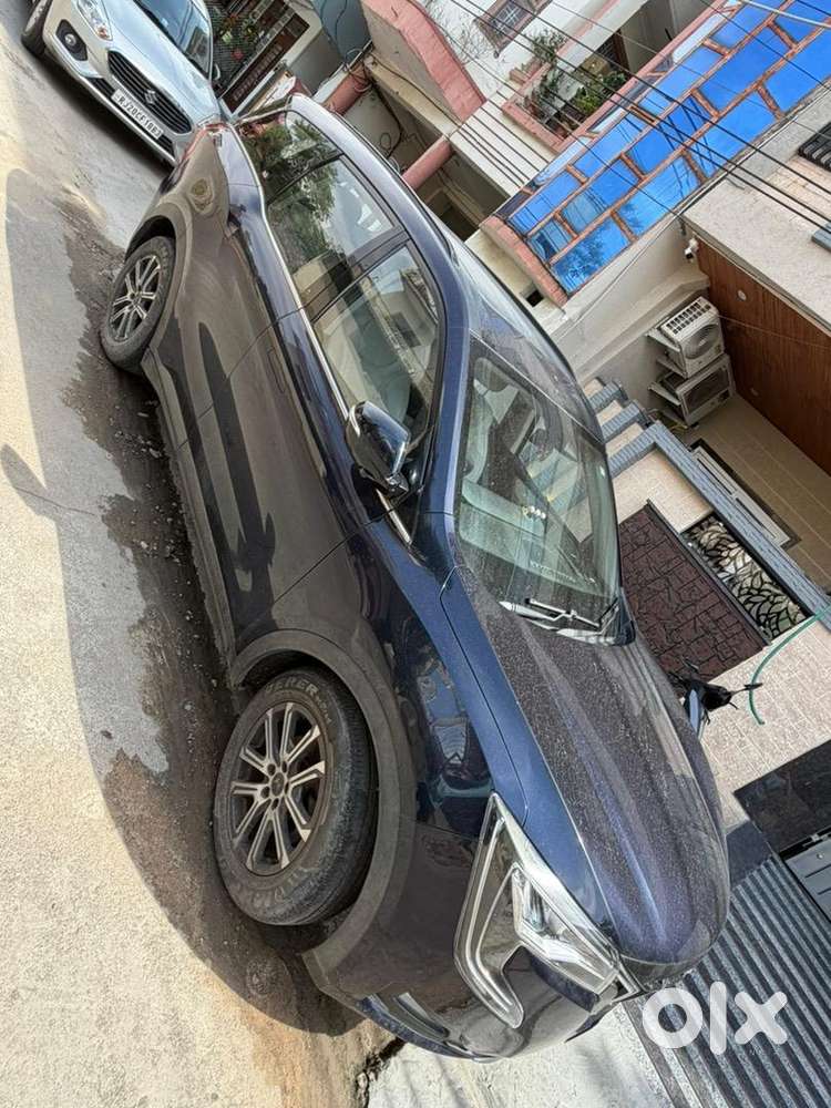 Mahindra Xuv700 2022 Petrol 27000 Km Driven