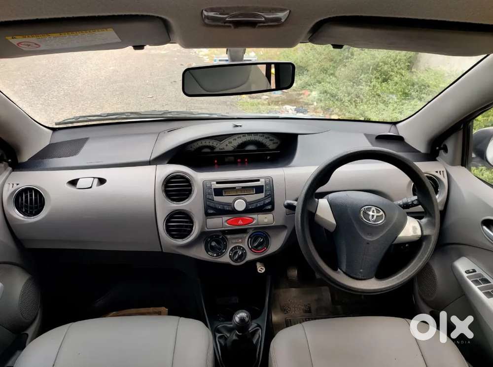 Toyota Etios 1.5 V, 2011, Petrol