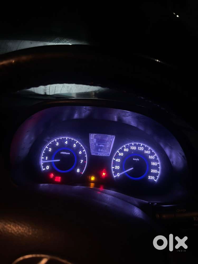 Hyundai Verna Petrol 2011 In Mint Condition With 4 New Tires