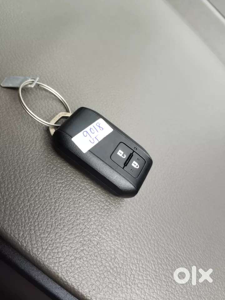 Maruti Suzuki Ertiga Zxi At, 2021, Petrol
