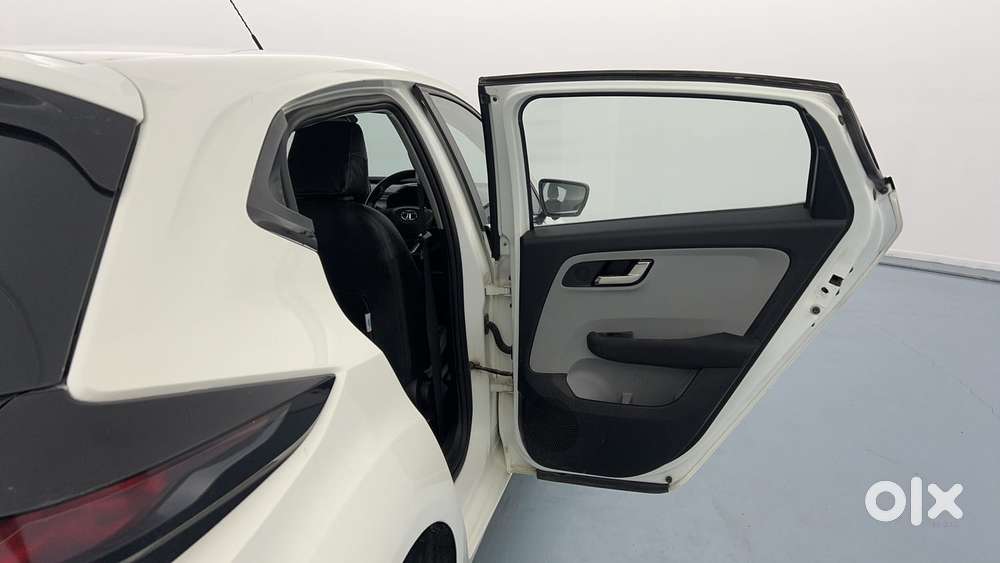 Tata Altroz Xz, 2020, Petrol