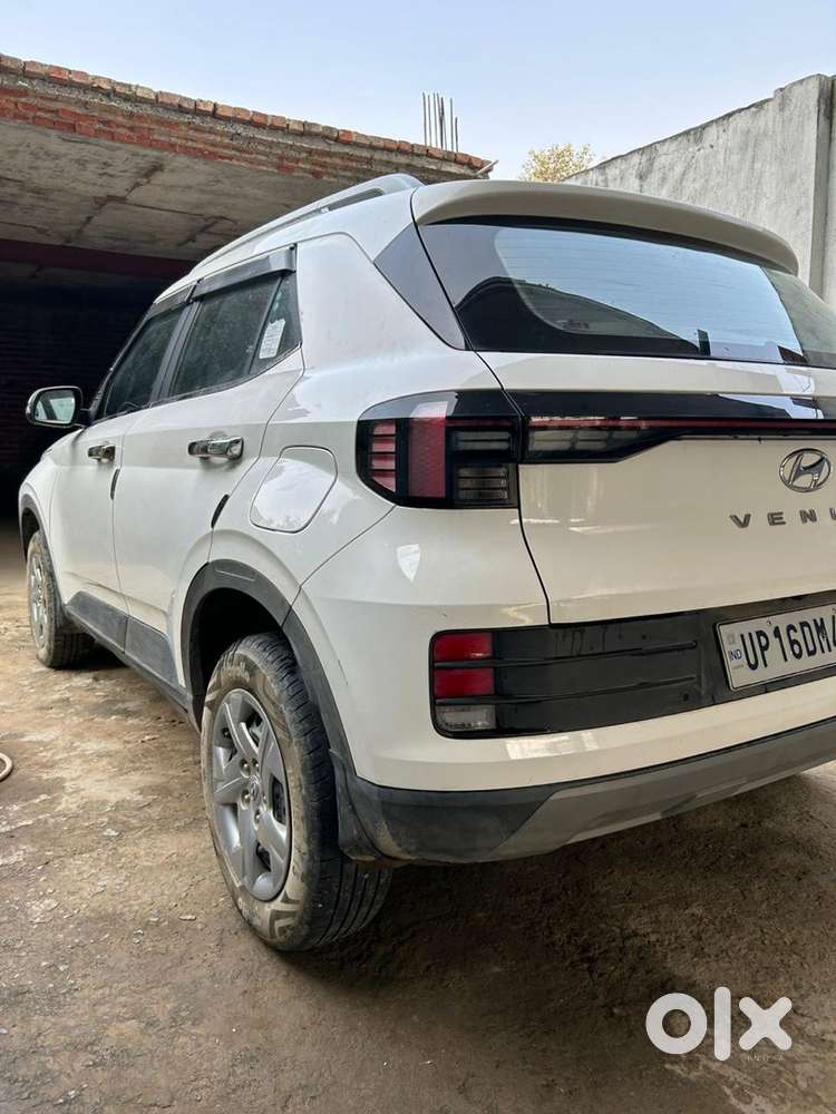 Hyundai Venue Petrol 2022