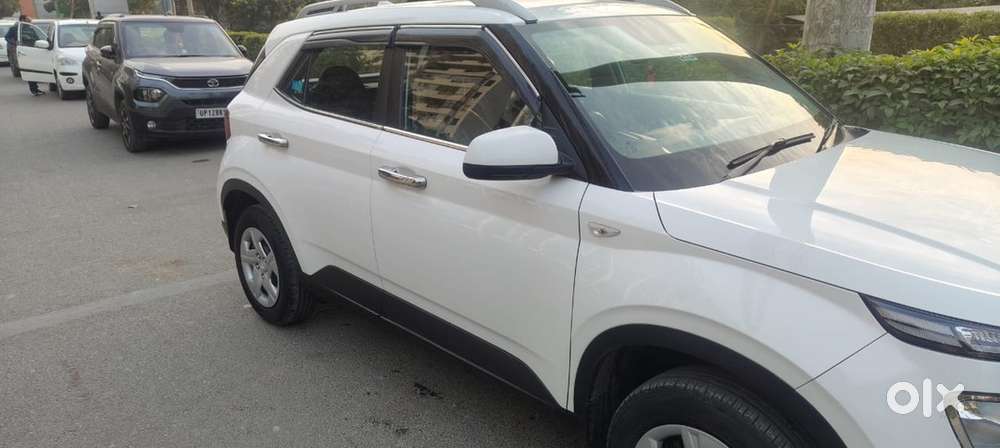 Hyundai Venue Petrol 2021
