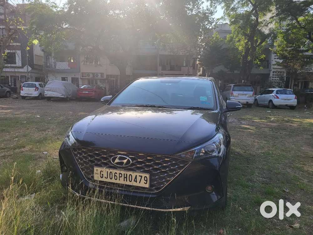 Hyundai Verna 1.5 Mpi Sx (phantom Black)