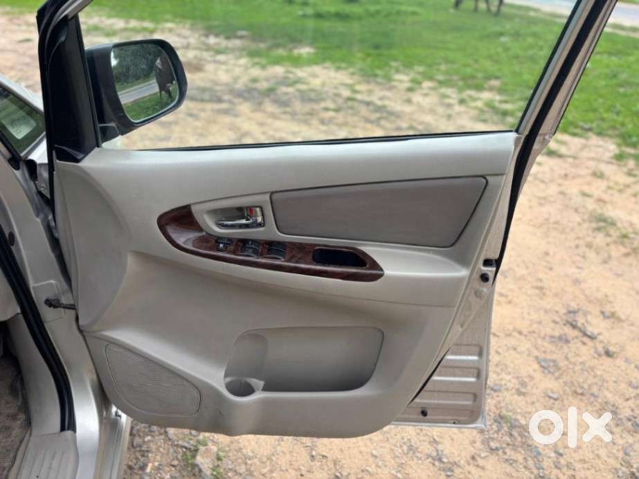 Toyota Innova 2.5 V 7 Str, 2012, Diesel