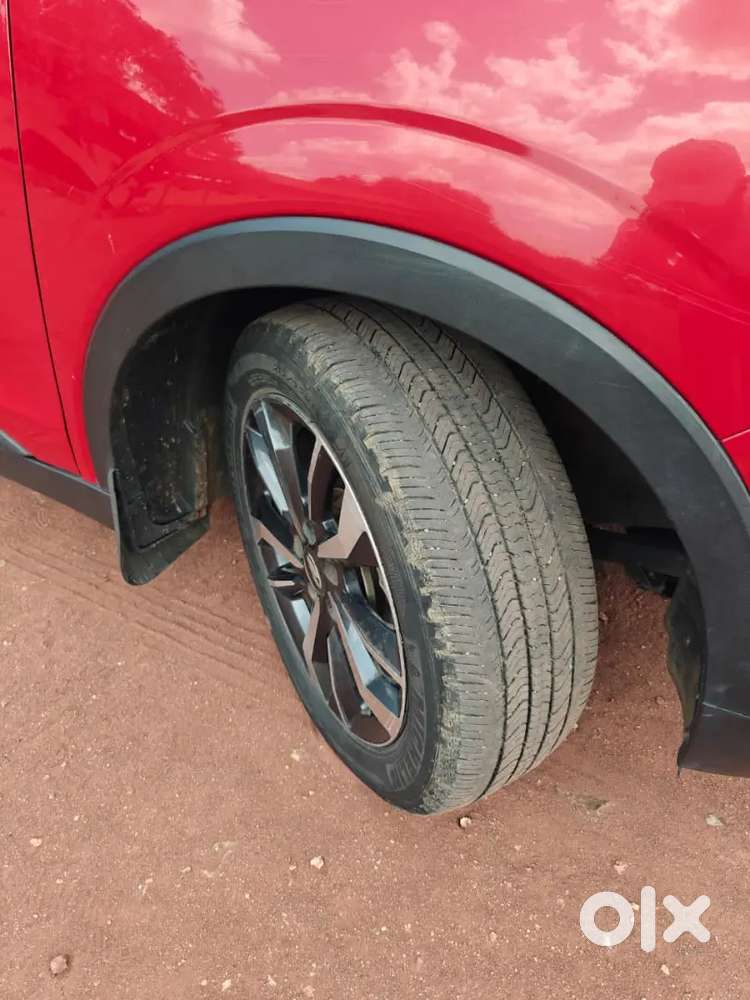 Mahindra Xuv300 2022 Petrol 117500 Km Driven