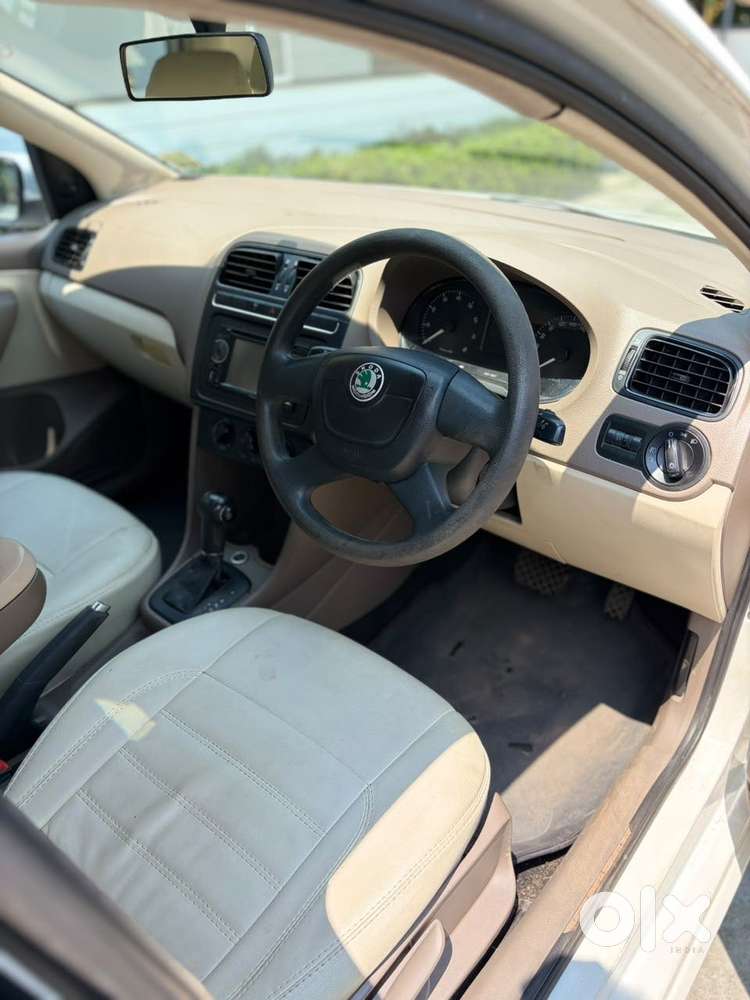 Skoda Rapid 1.6 Mpi Ambition, 2012, Petrol