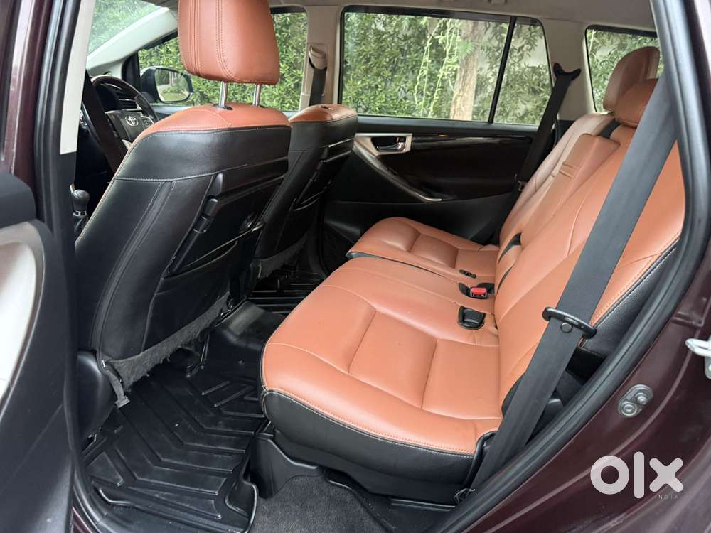 Toyota Innova Crysta 2.4 V 8 Str, 2016, Diesel