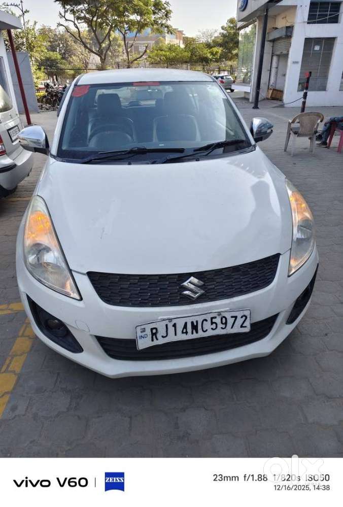 Maruti Suzuki Swift Lxi Optional-o, 2016, Petrol