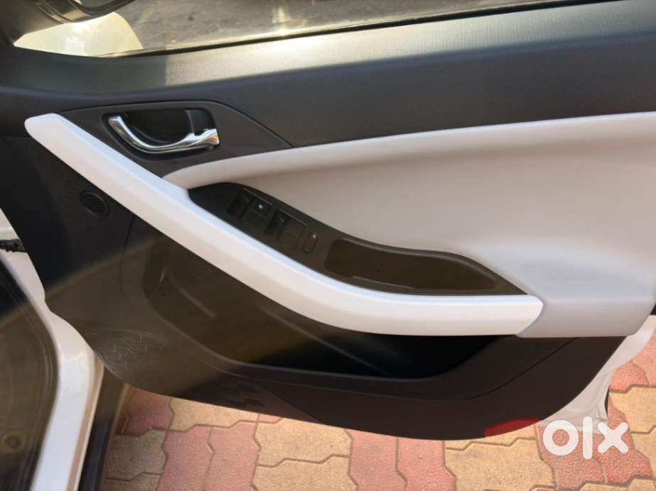 Tata Nexon Creative Plus S 1.2 Revotron Petrol 6 Amt Dt, 2024, Diese..